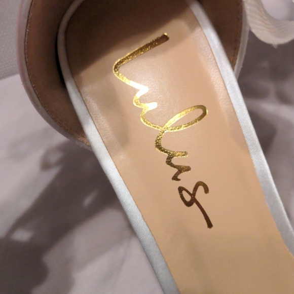 White heels with bow - Picture 4 of 5